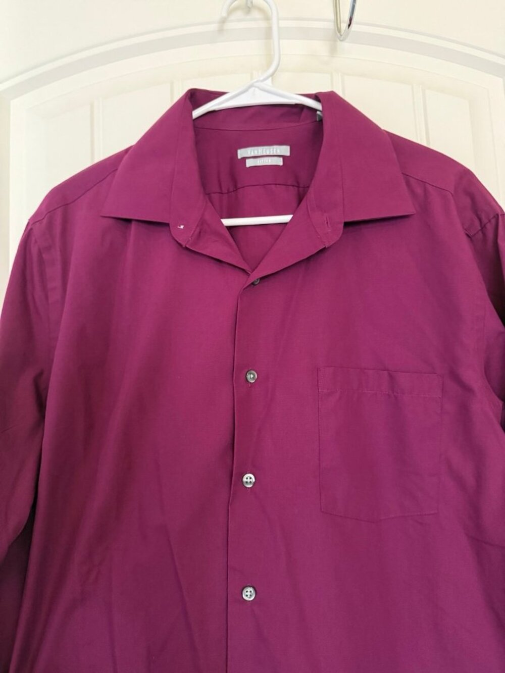 Men’s large van heusen fitted magenta button down dress shirt